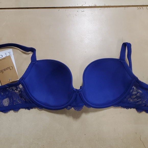 Blue and silver molded cup - Picture 2 of 2